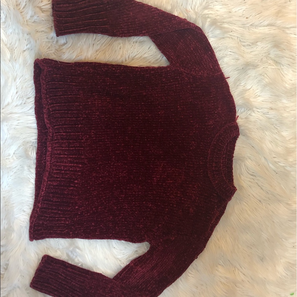 Maroon sweater